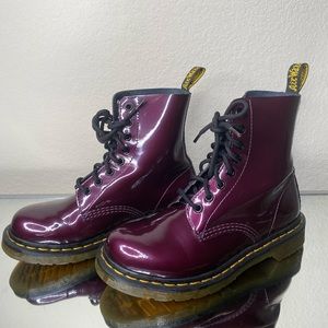 1460 8-Eye Boot in Purple
Dr. Martens